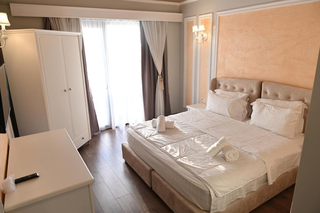 Hotel Onufri Golem  Buitenkant foto